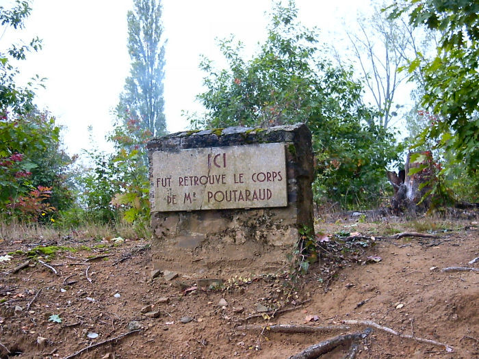 Plaque marking the spot where Pierre-Henri Poutaraud's body was found