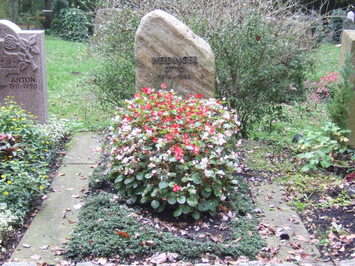 Grave of Otto Weidinger in 2010